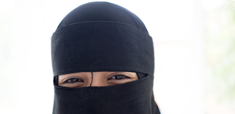 Beautiful Response from Young Niqabi Shows the Reality of Anti-Muslim Hate