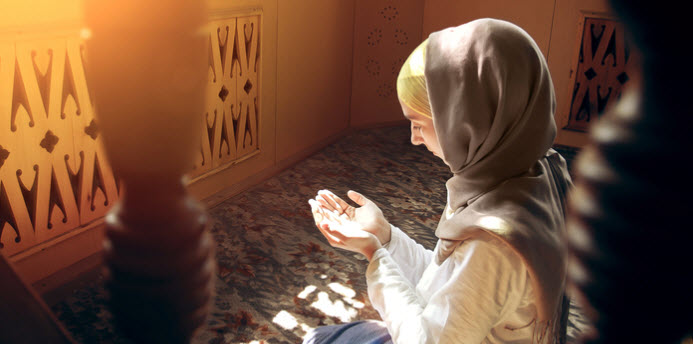 Muslim-woman-praying-1.jpg