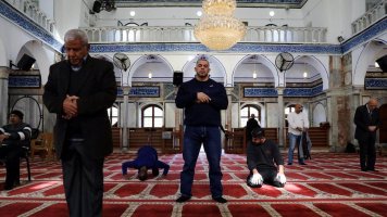 Half of French and Germans say Islam clashes with the West